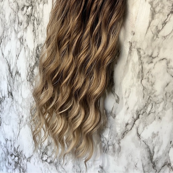 22 Inch  dark roots blonde balayage Clip in Hair Extensions in  water Wave - Picture 4 of 6